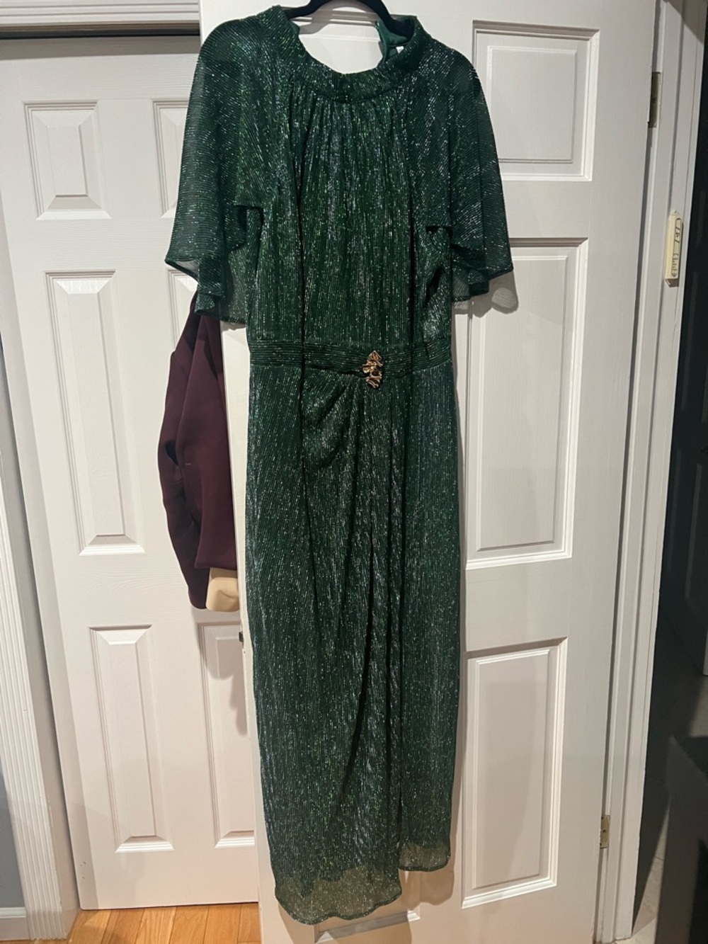 SHEIN Emerald Green Metallic Maxi Dress with Belt Accent